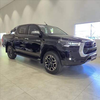 TOYOTA HILUX 2.8 D-4D TURBO DIESEL CD SRX 4X4 AUTOMÁTICO